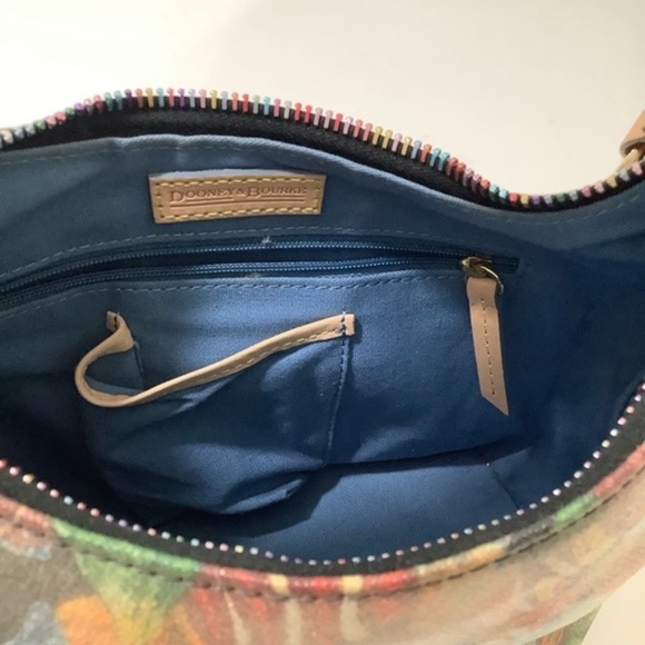 Authentic Dooney and Bourke bag. - Picture 11 of 12
